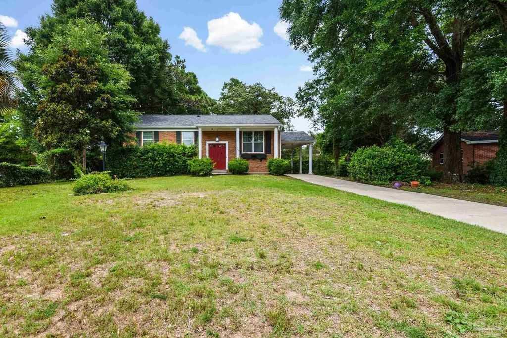 848 Ash Dr, Pensacola