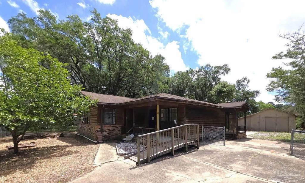 335 Vera St, Pensacola