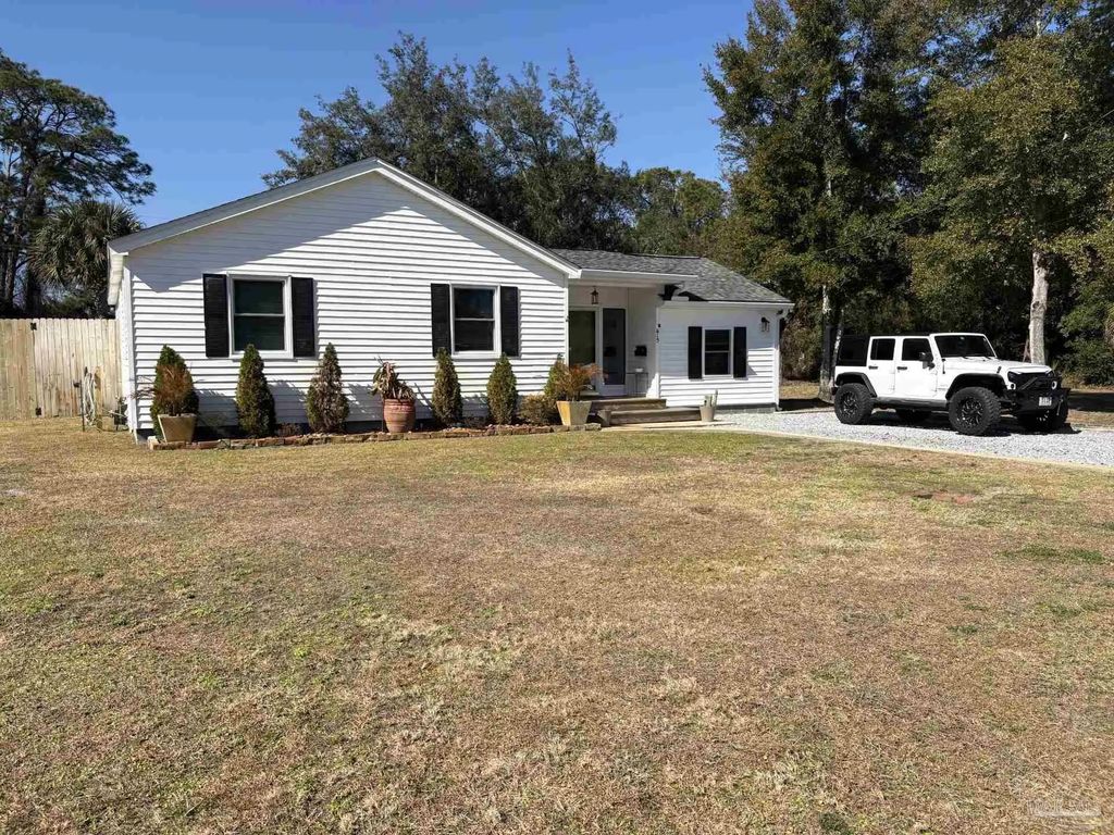 615 Sheppard Dr, Pensacola