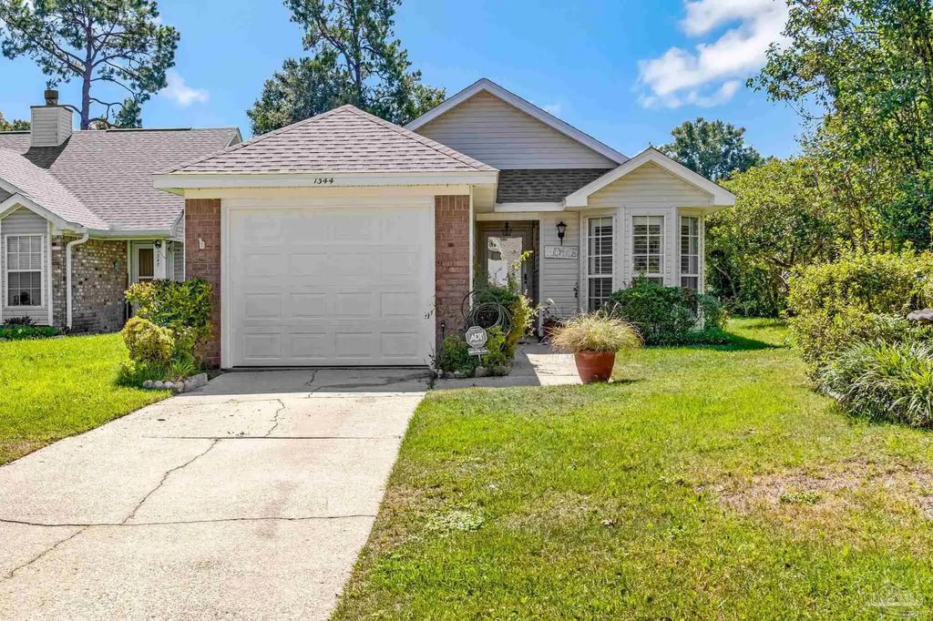 1344 Sunrunner Rd, Pensacola