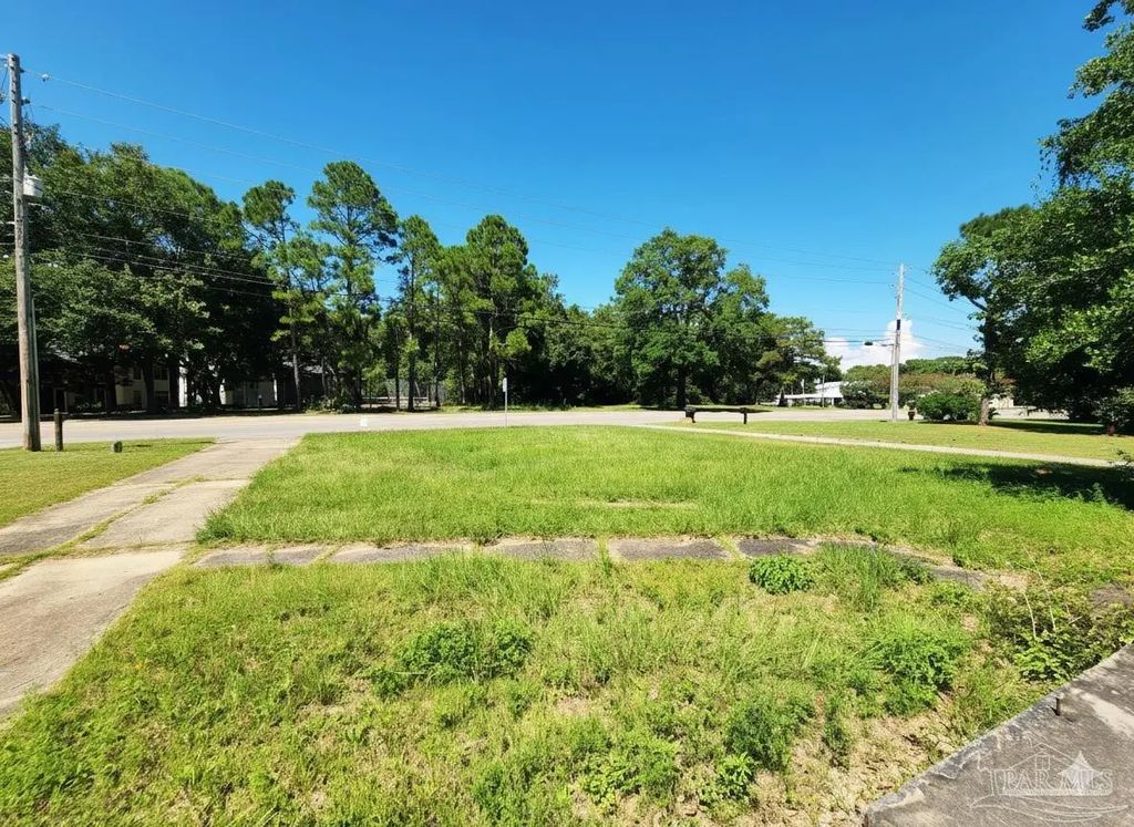 3545 Creighton Rd, Pensacola