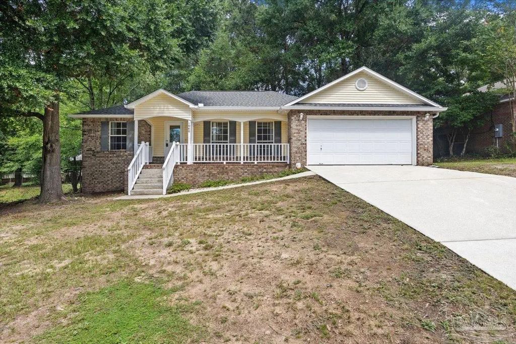 1060 Cobblestone Dr, Pensacola
