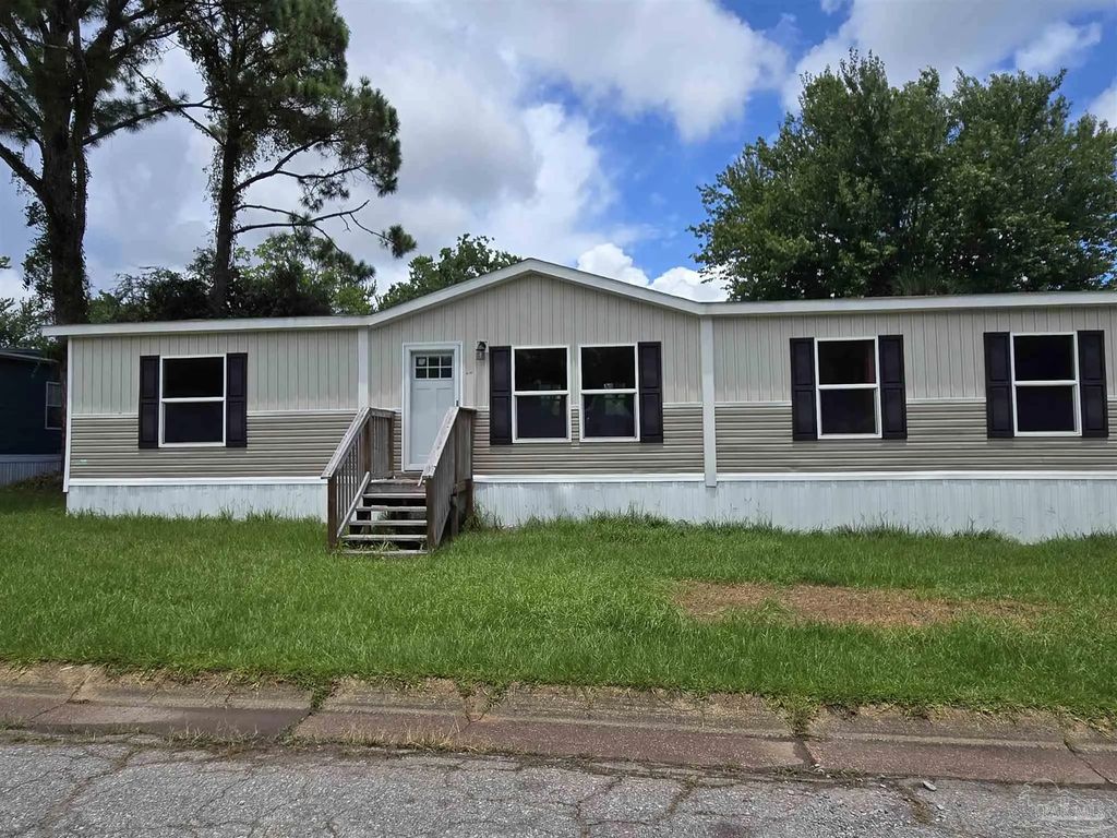 8594 Alvarado Calzada, Pensacola