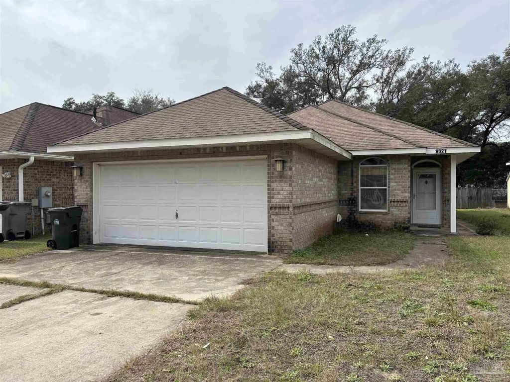 6021 Champion Oaks Dr, Pensacola