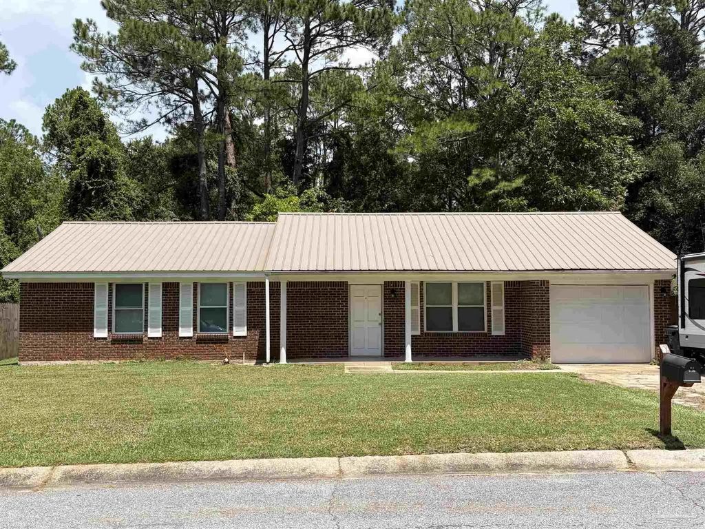 8104 Li Fair Dr, Pensacola