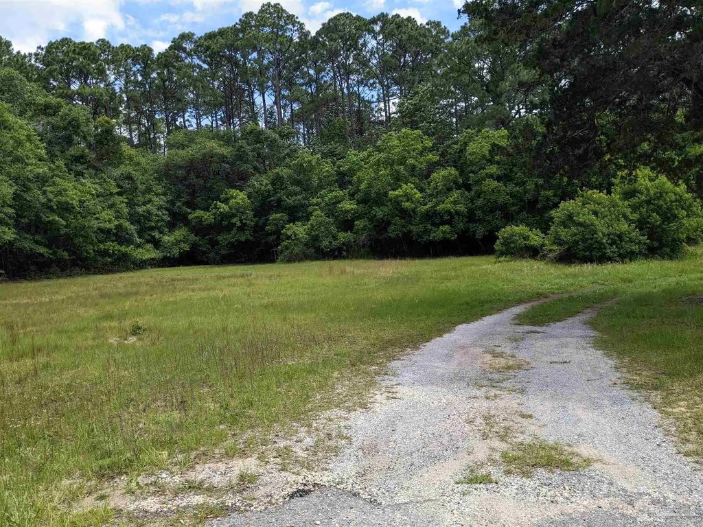 2420 Dog Track Rd, Pensacola