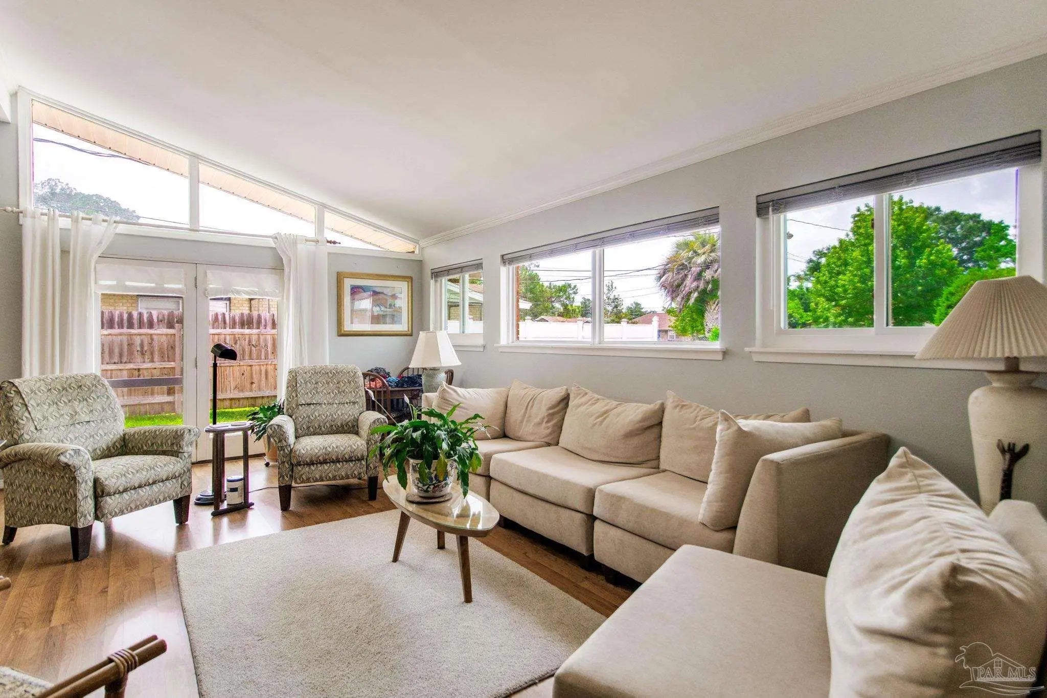 Photo of Listing #667734