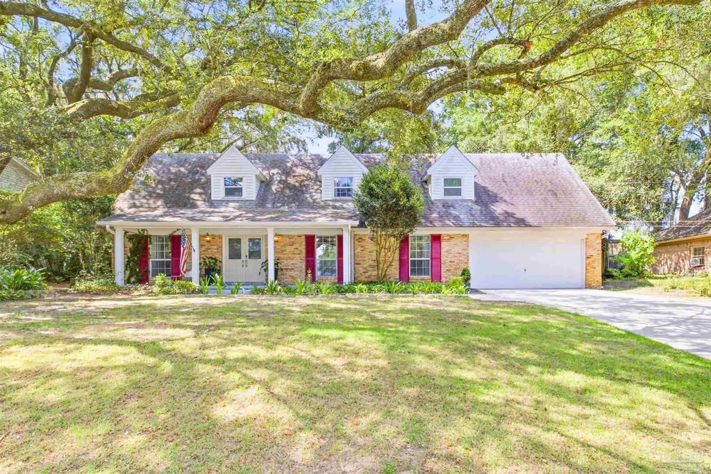 5307 Lakewood Dr, Milton