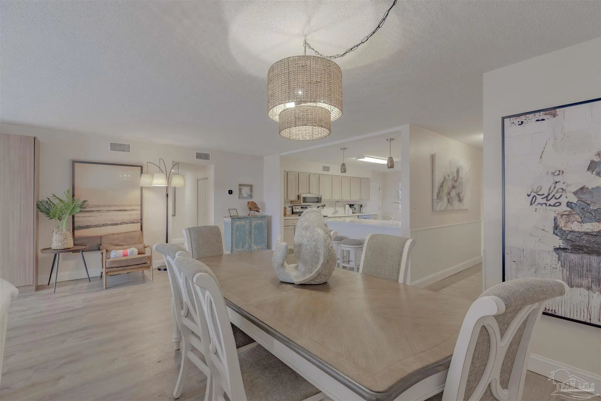 Photo of Listing #669571