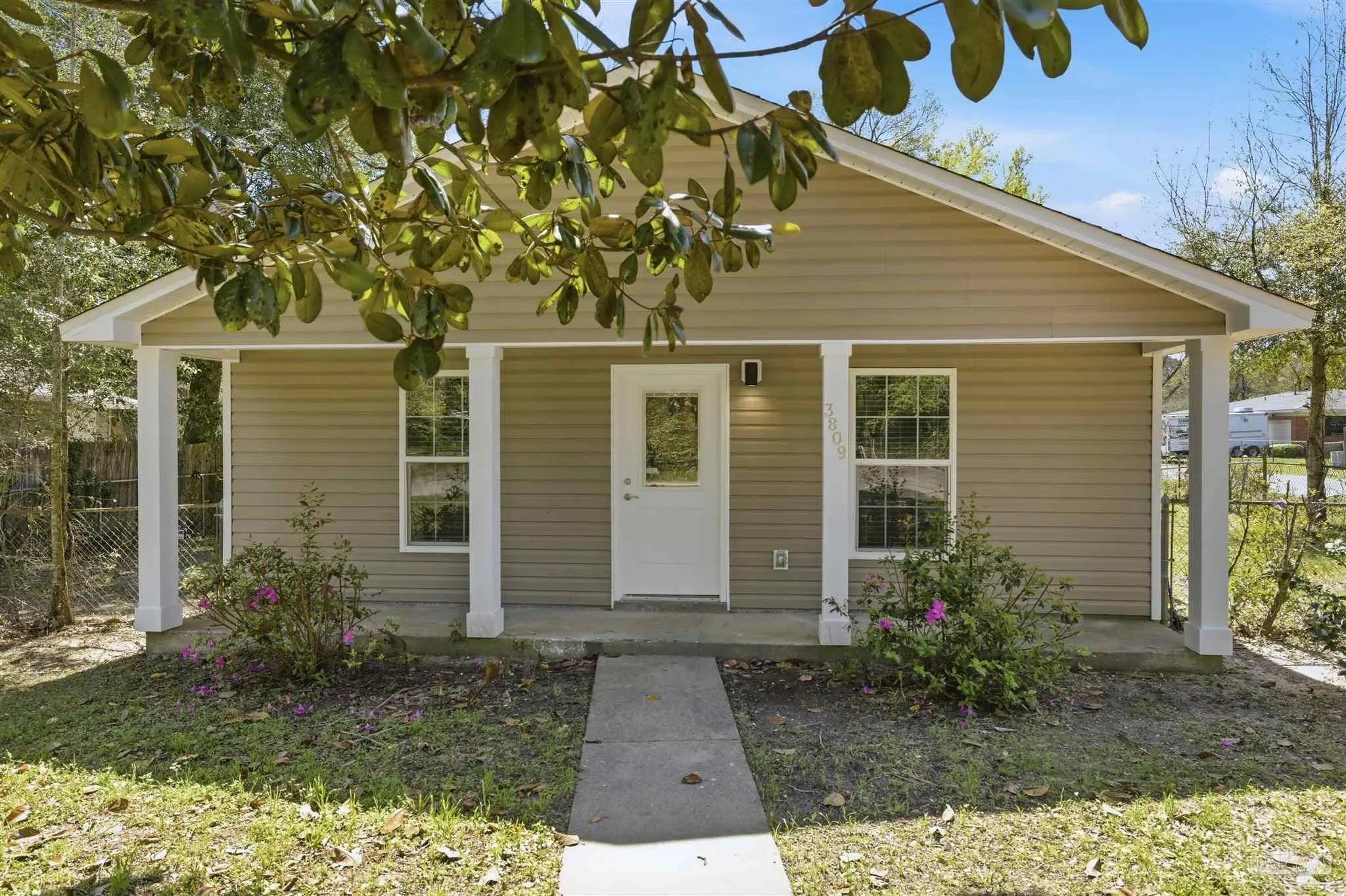 Photo of Listing #679389