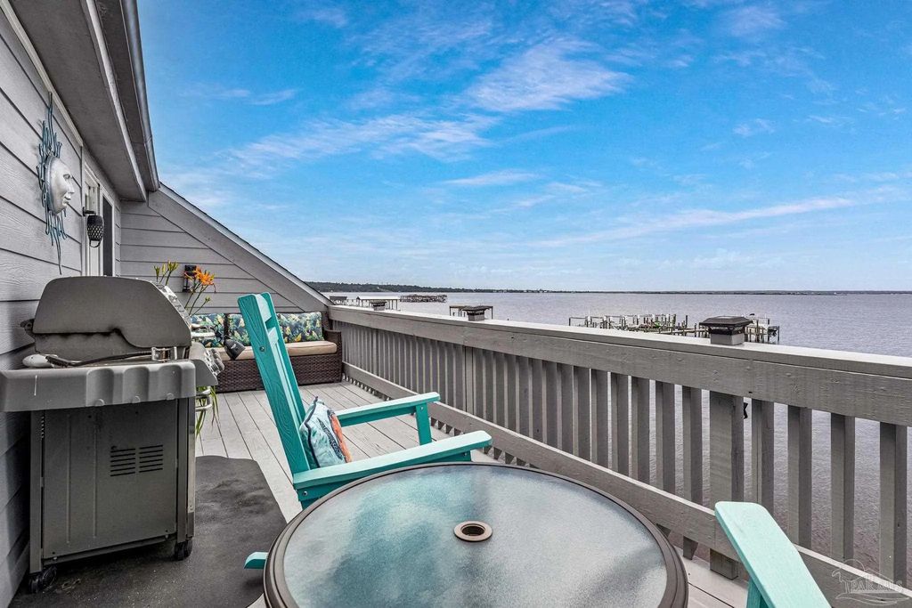 8680 Scenic Hwy #7, Pensacola