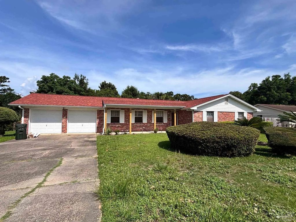 6235 Confederate Dr, Pensacola