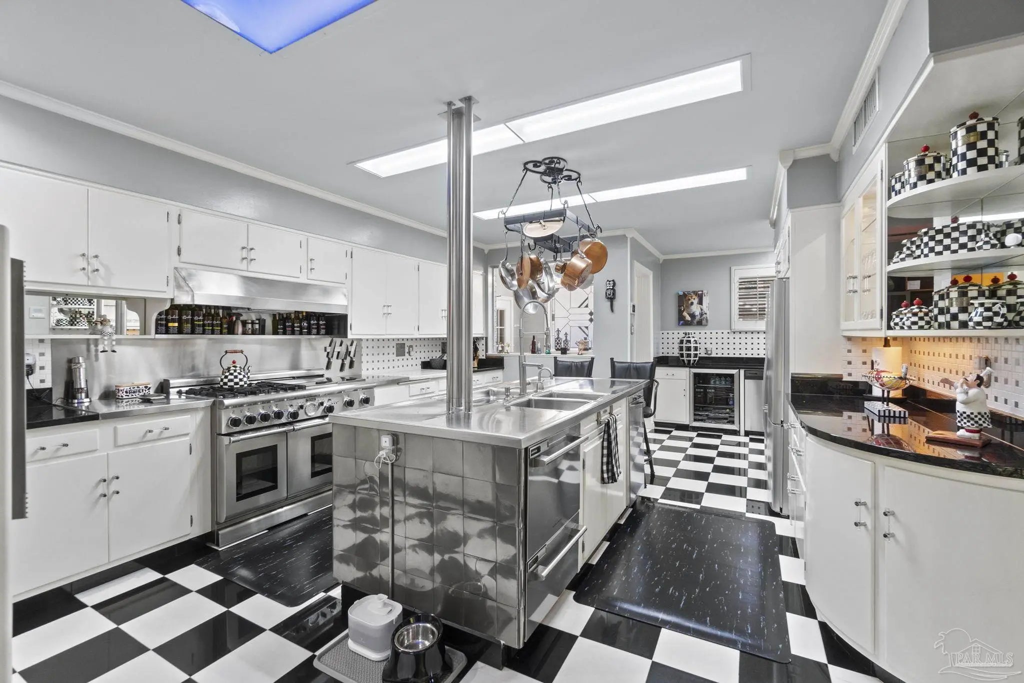 Photo of Listing #672944