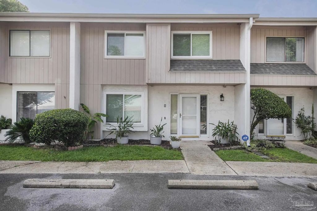 3400 Wimbledon Dr #6, Pensacola