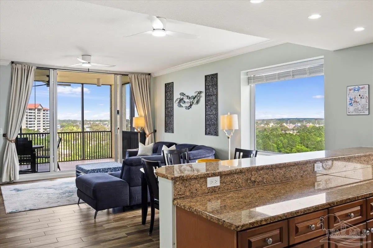 Photo of Listing #679945