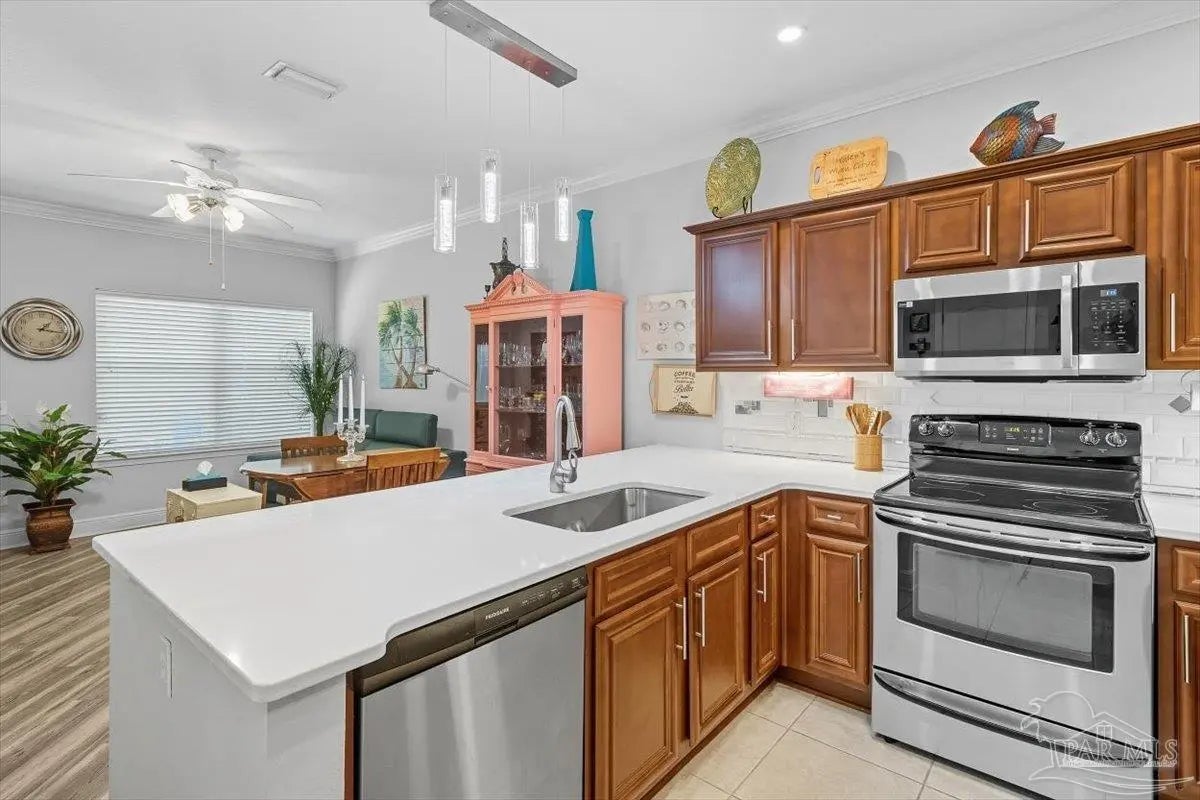 Photo of Listing #672043