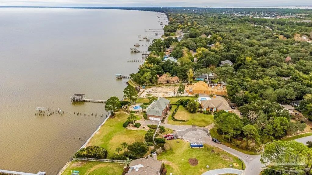 1671 Paradise Cove Ct, Gulf Breeze
