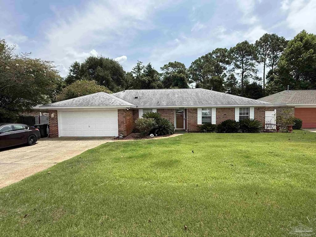 11110 Pine Hill Dr, Pensacola