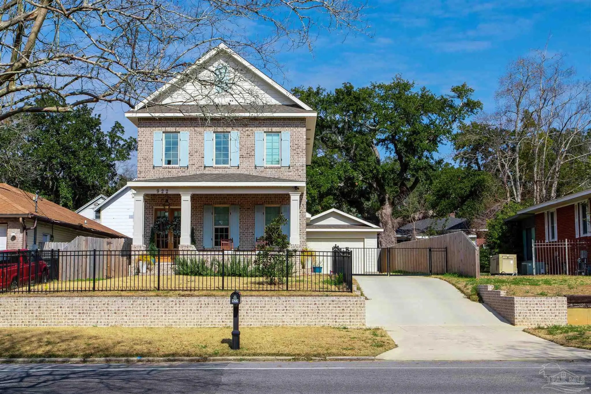 Photo of Listing #677725