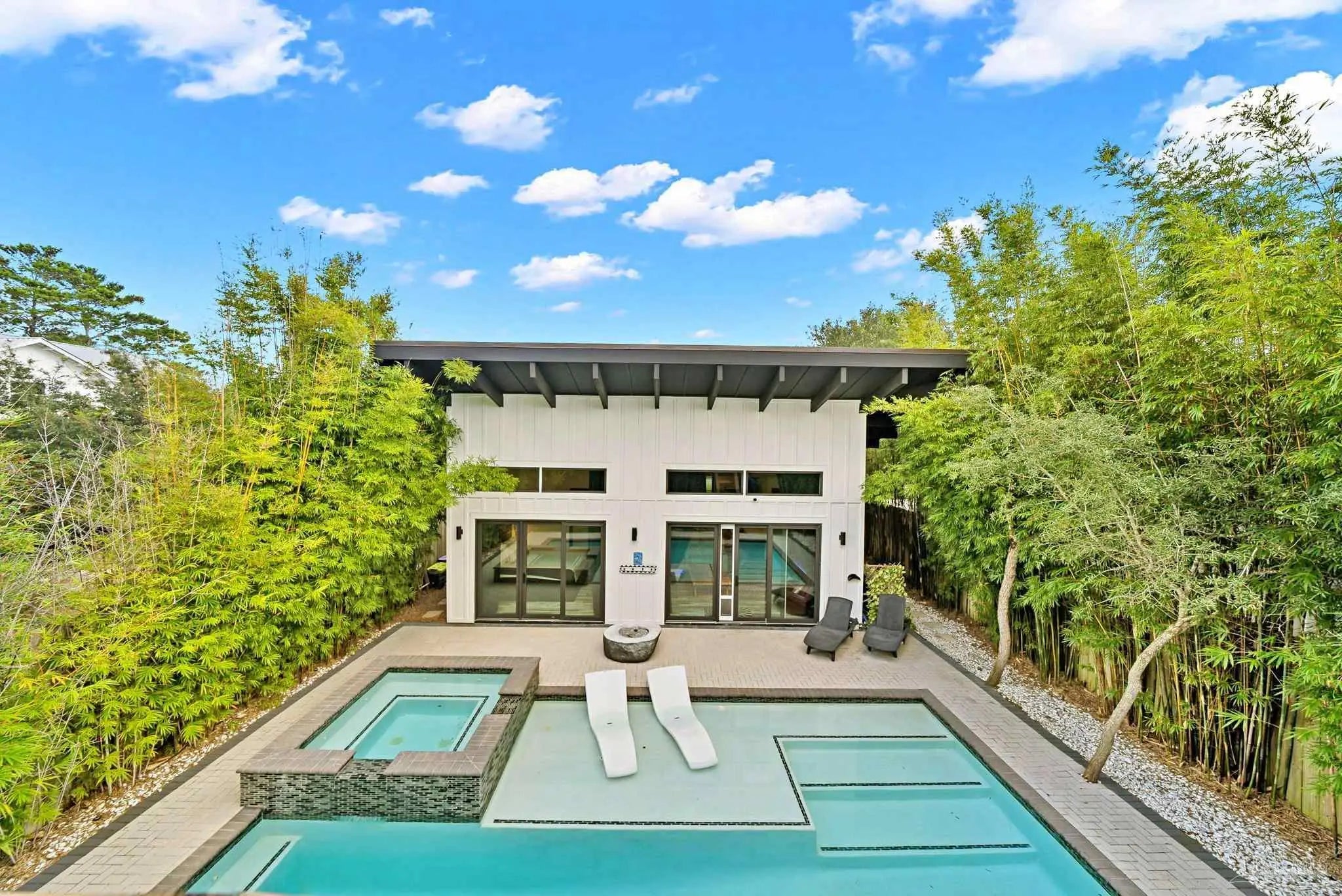 Photo of Listing #672530