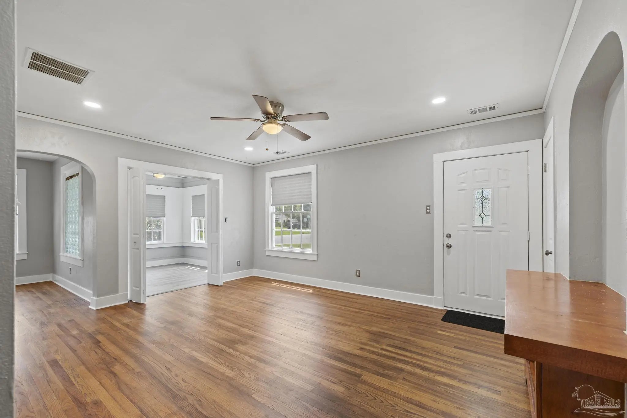 Photo of Listing #669317