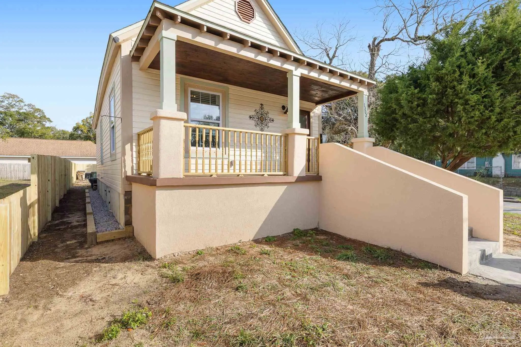 Photo of Listing #675979