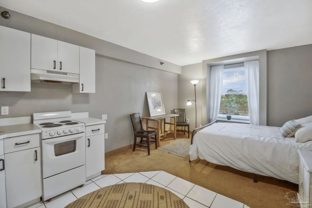 224 E Garden St #404, Pensacola