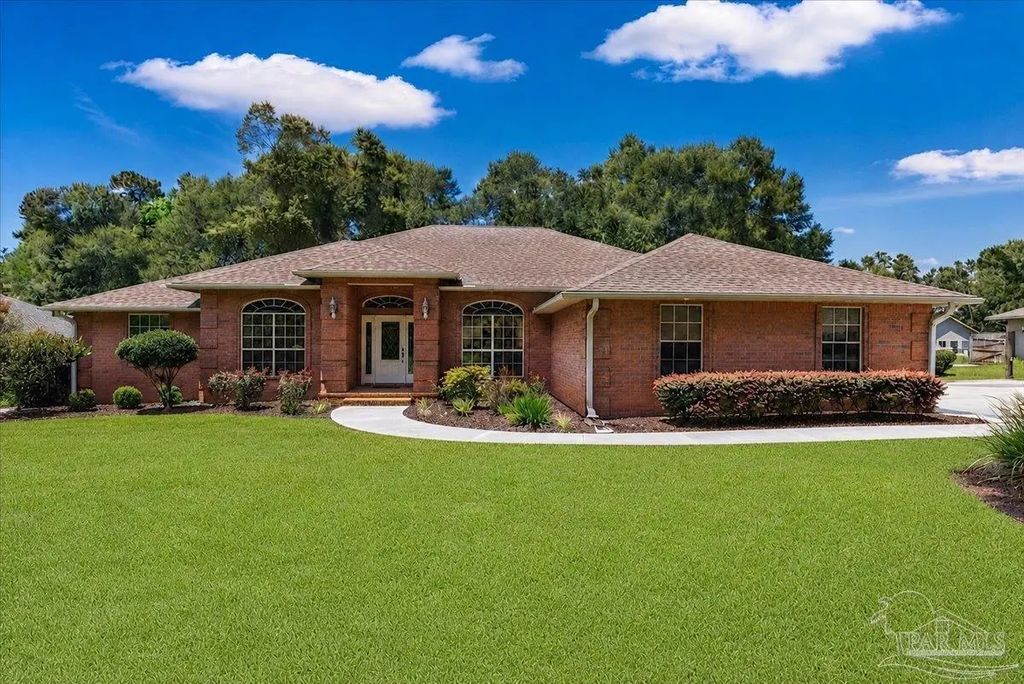 964 Broken Arrow Ln, Cantonment