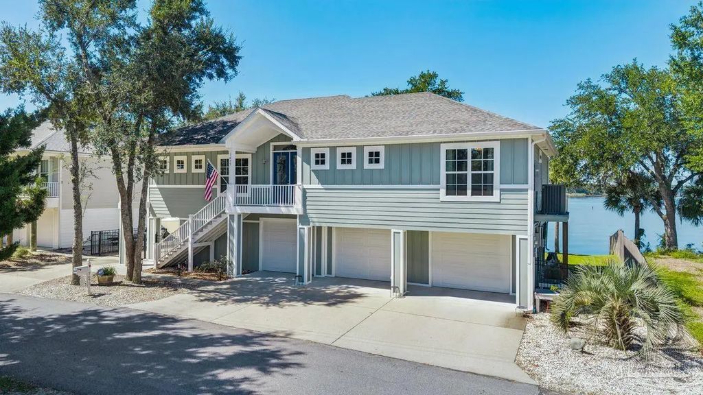 7677 Petersen Pt Rd, Milton