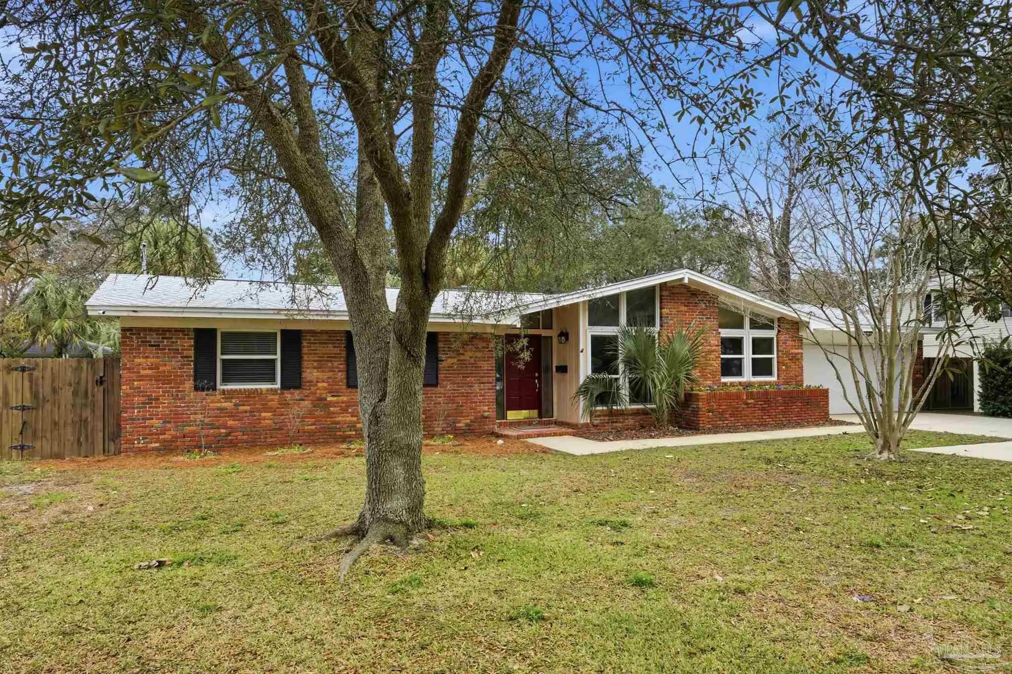 Photo of Listing #676672