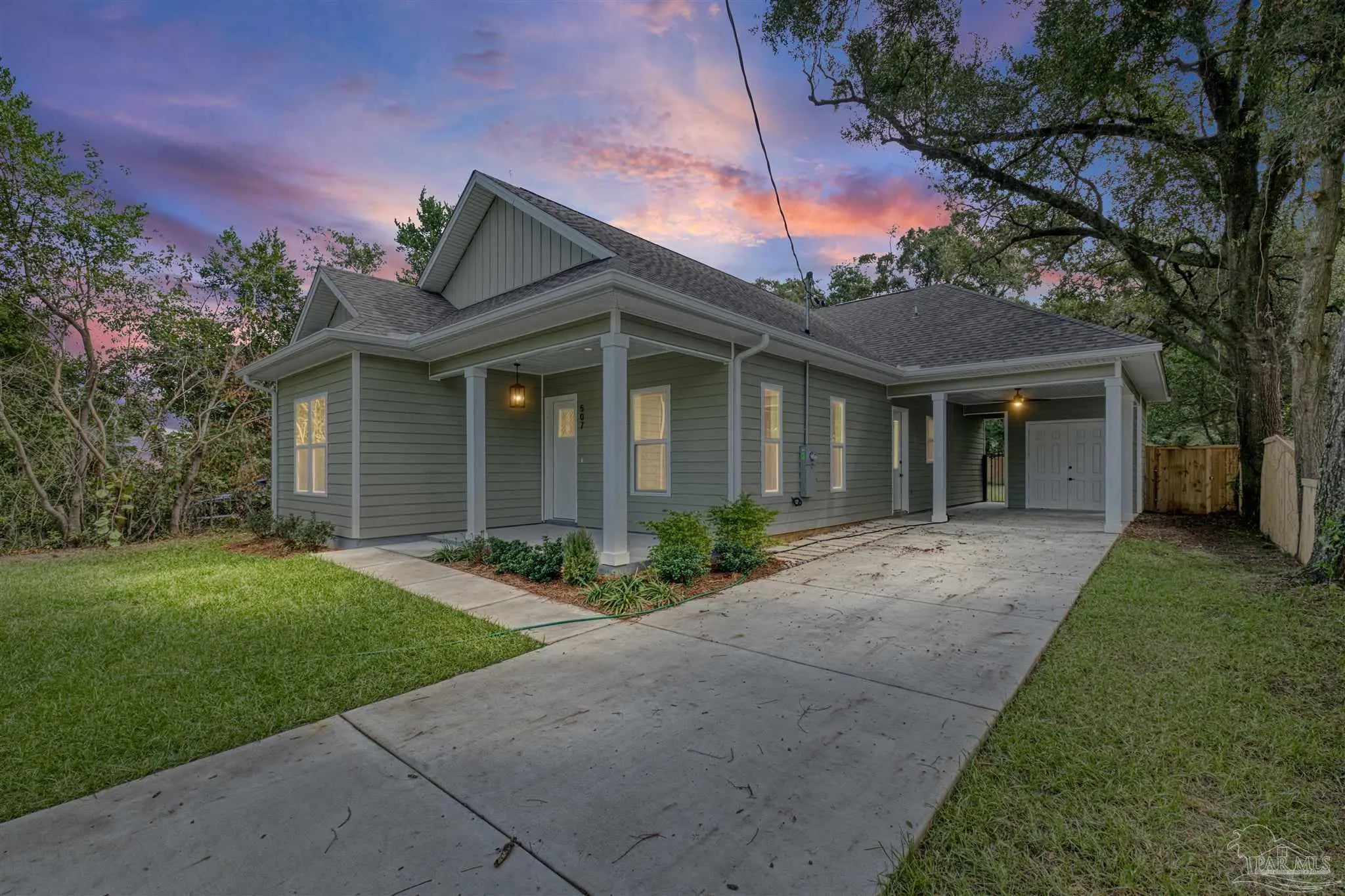 Photo of Listing #672086