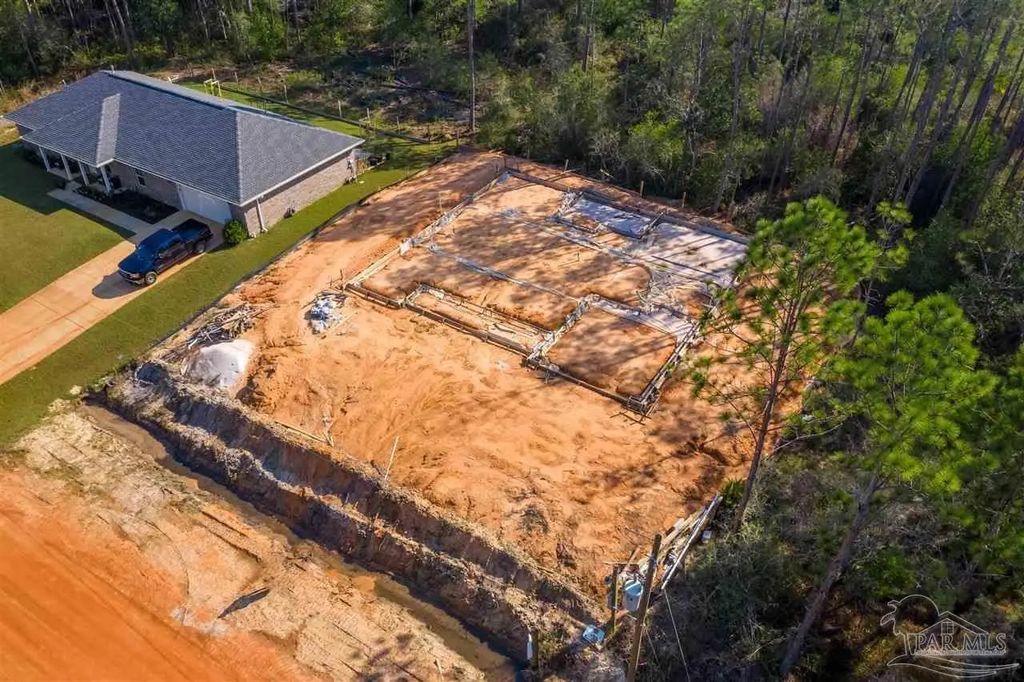 6633 Angle Rd, Navarre