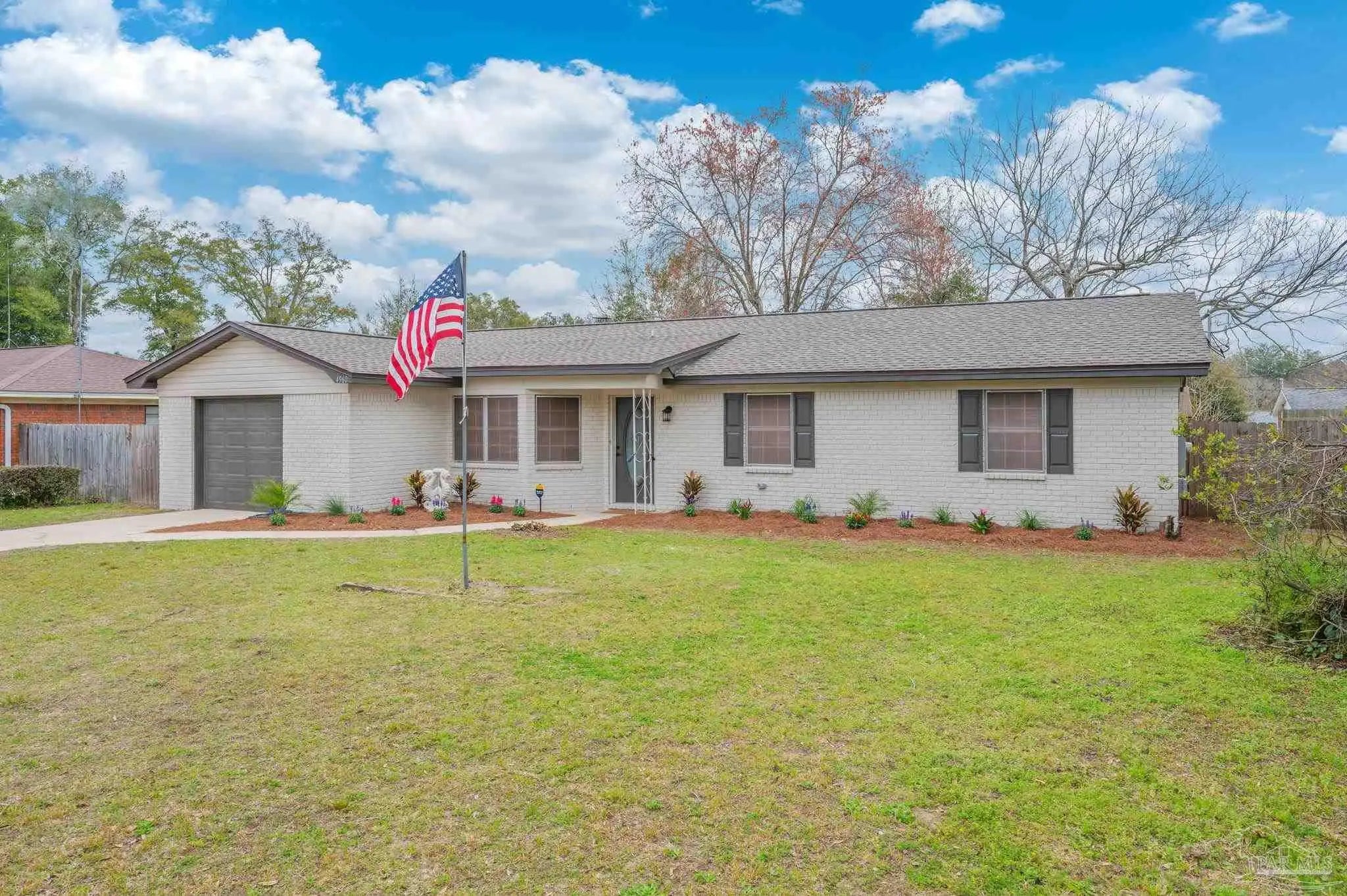 Photo of Listing #678775