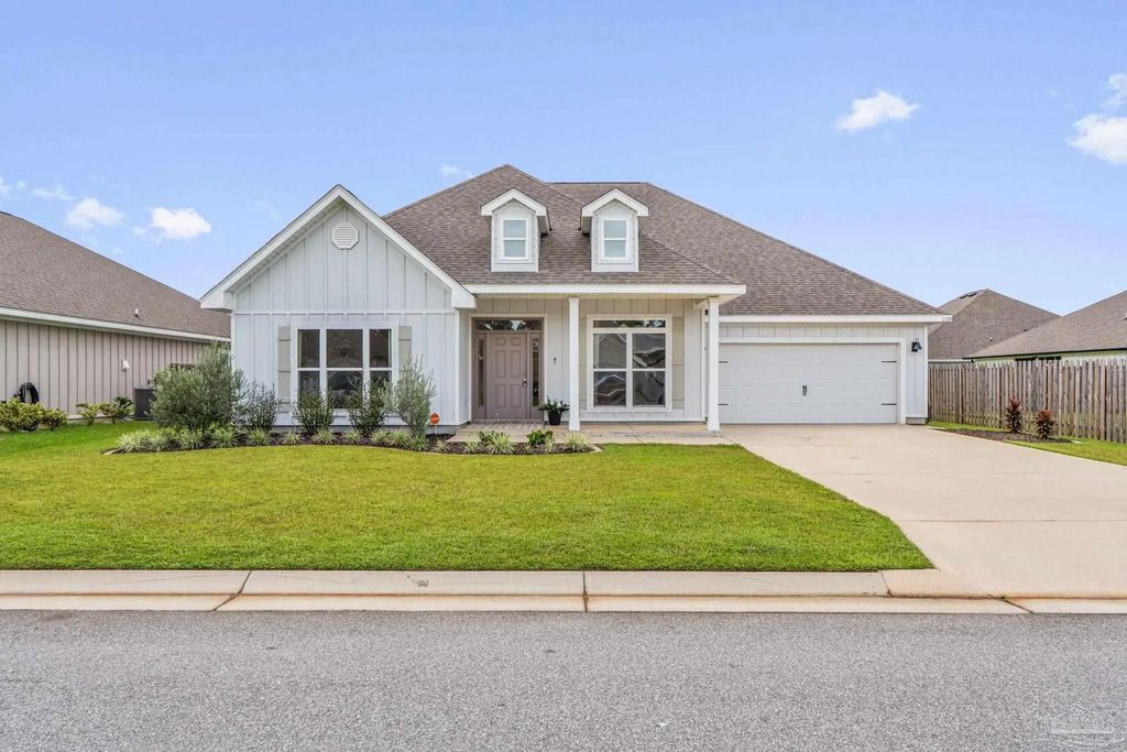 6320 Jenks Dr, Gulf Breeze
