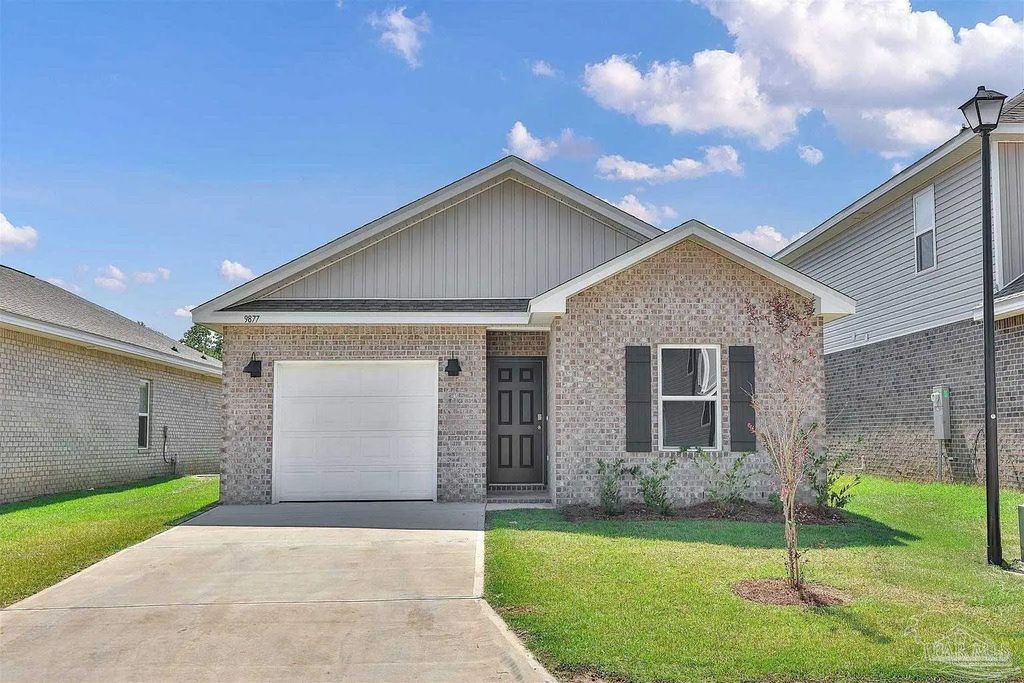 9900 Starling Dr, Pensacola