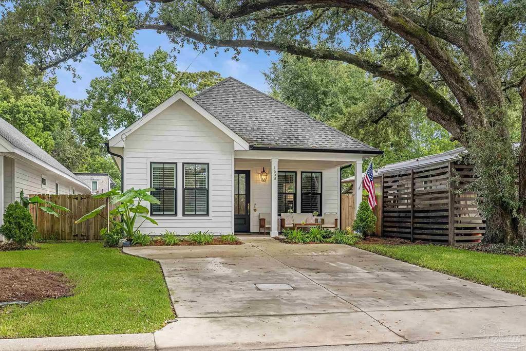 1608 E Hernandez St, Pensacola
