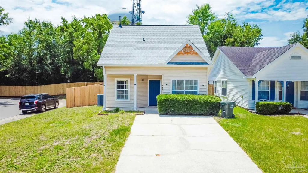 141 Wildflower Ln, Pensacola