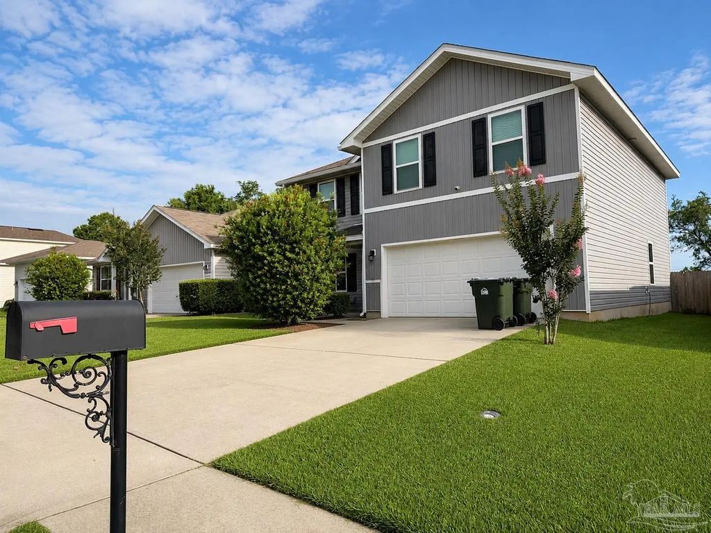 5752 Blackhorse Cir, Pensacola