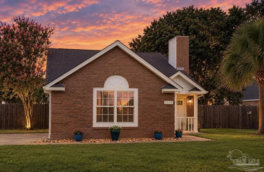 1515 Mariners Cir, Gulf Breeze