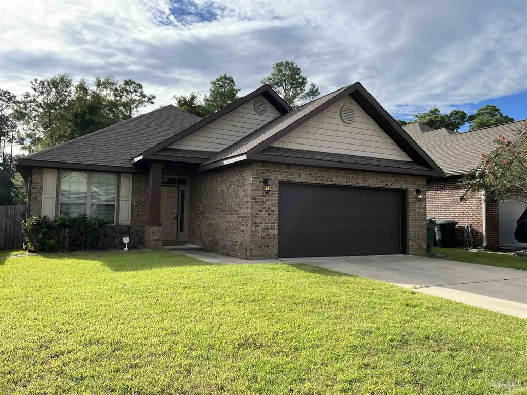 2465 Redford Dr, Cantonment
