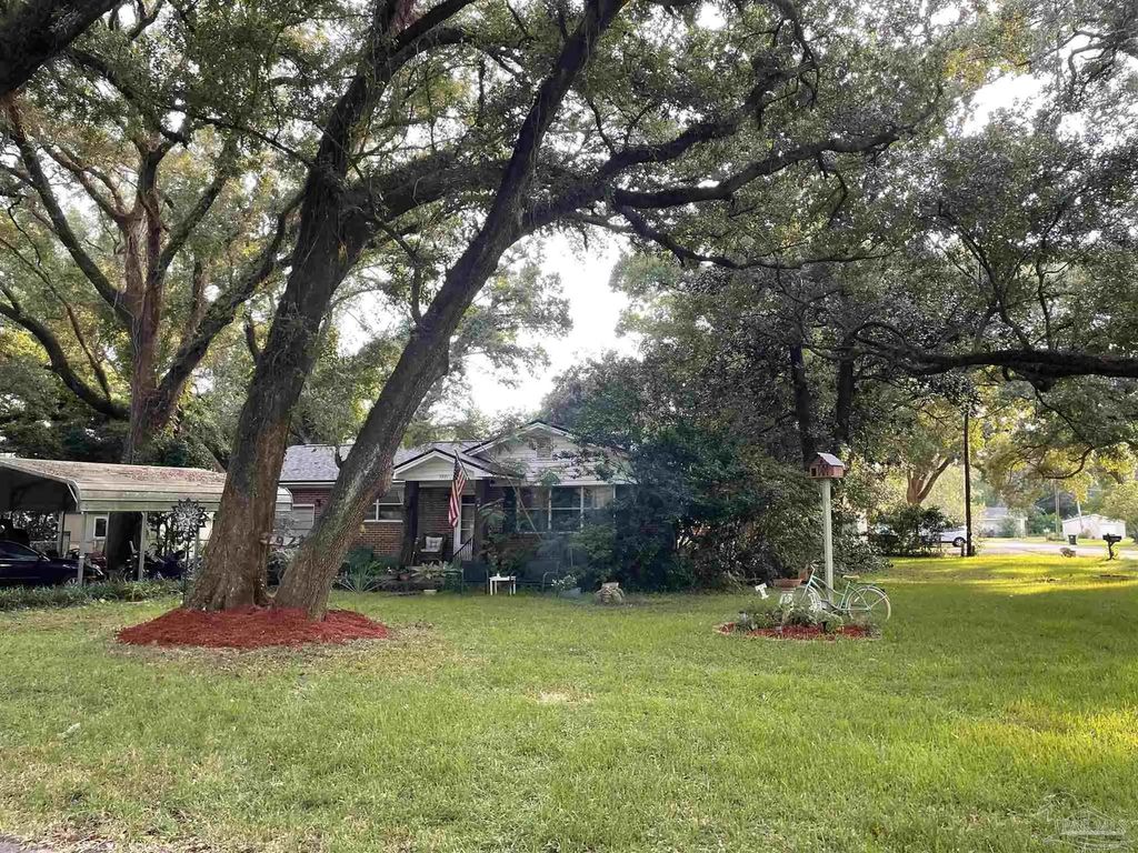 5921 Count Rd, Pensacola