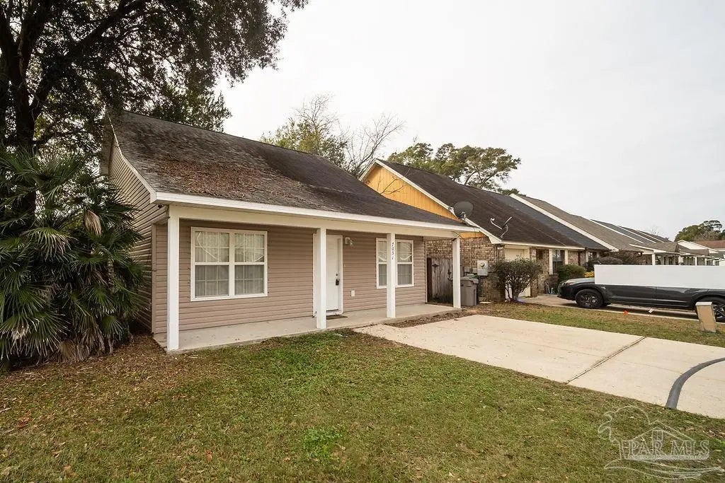 Photo of Listing #672446