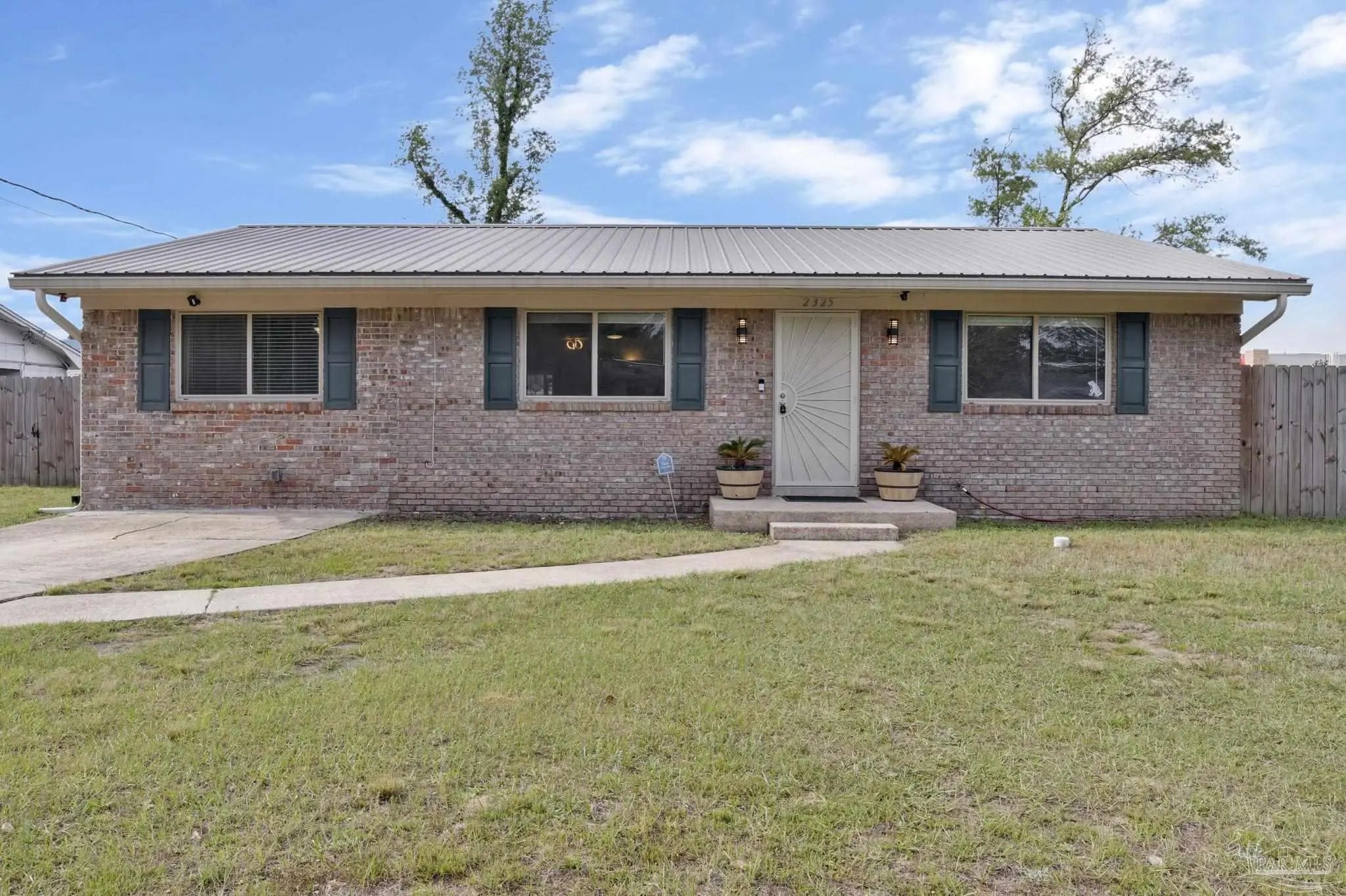 Photo of Listing #680433