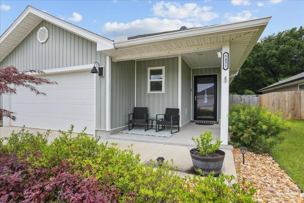 Photo of Listing #675842