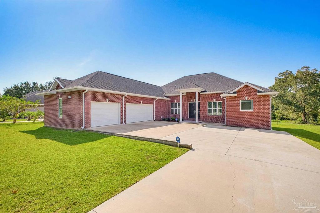 945 E Ten Mile Rd, Pensacola