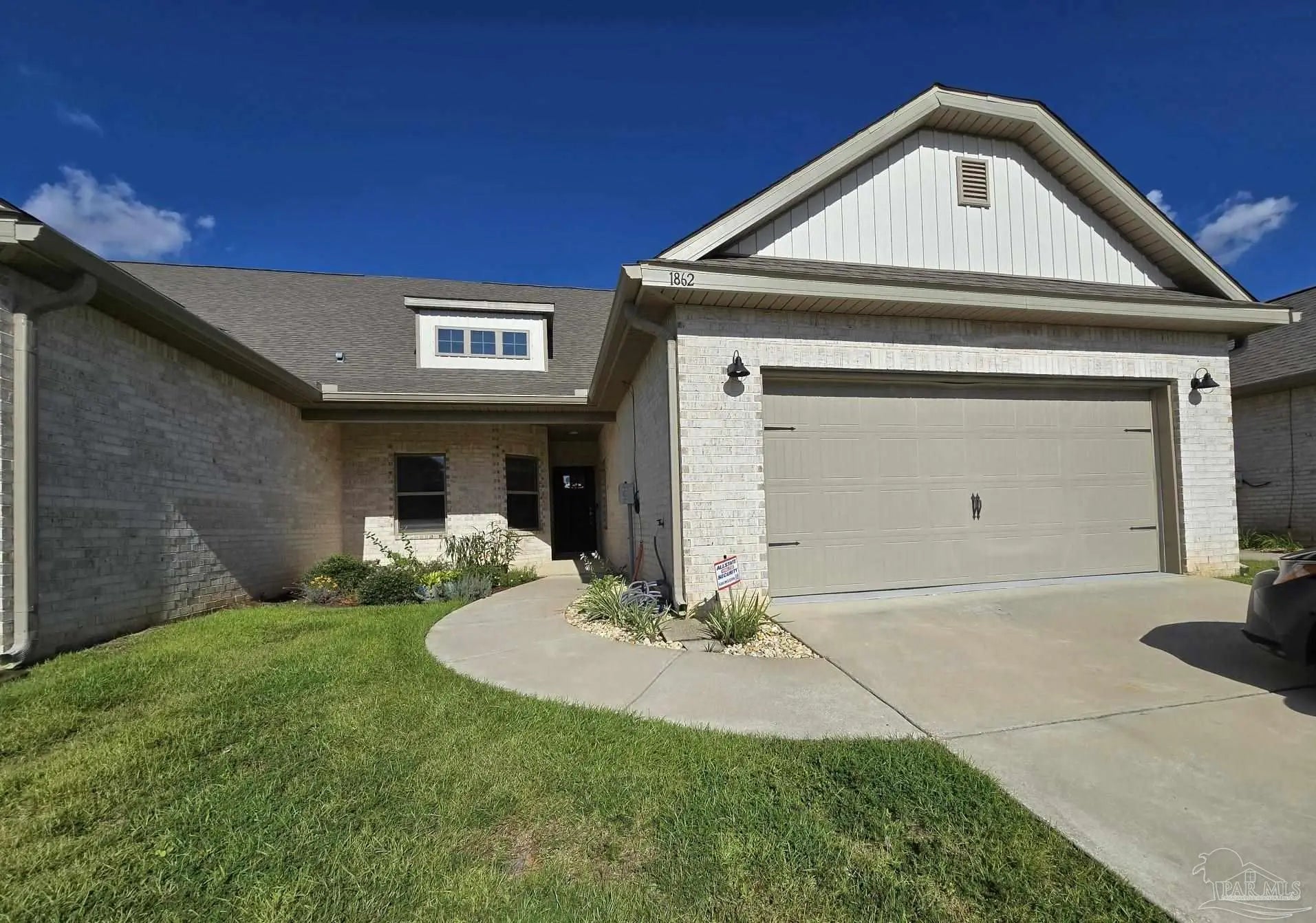 Photo of Listing #667722