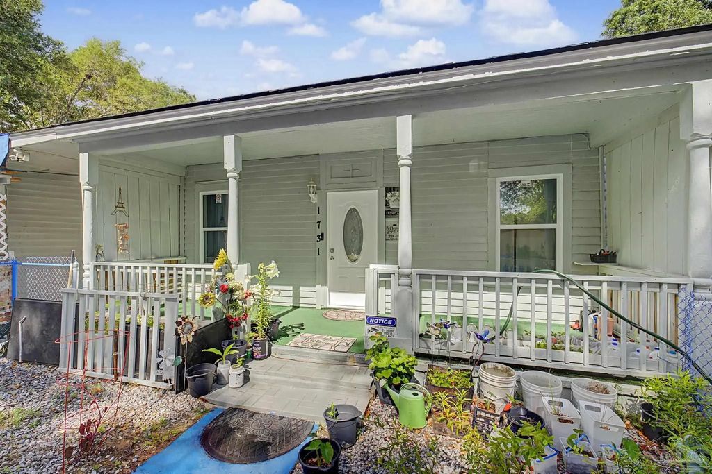 1731 Savage Ln, Pensacola
