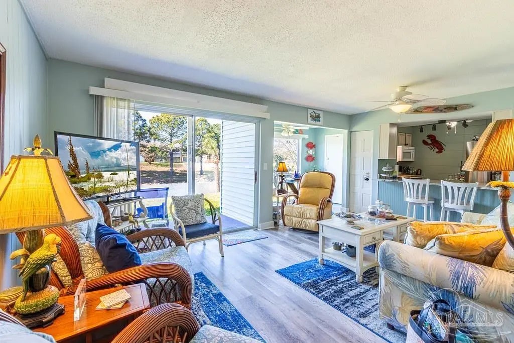 Photo of Listing #677916