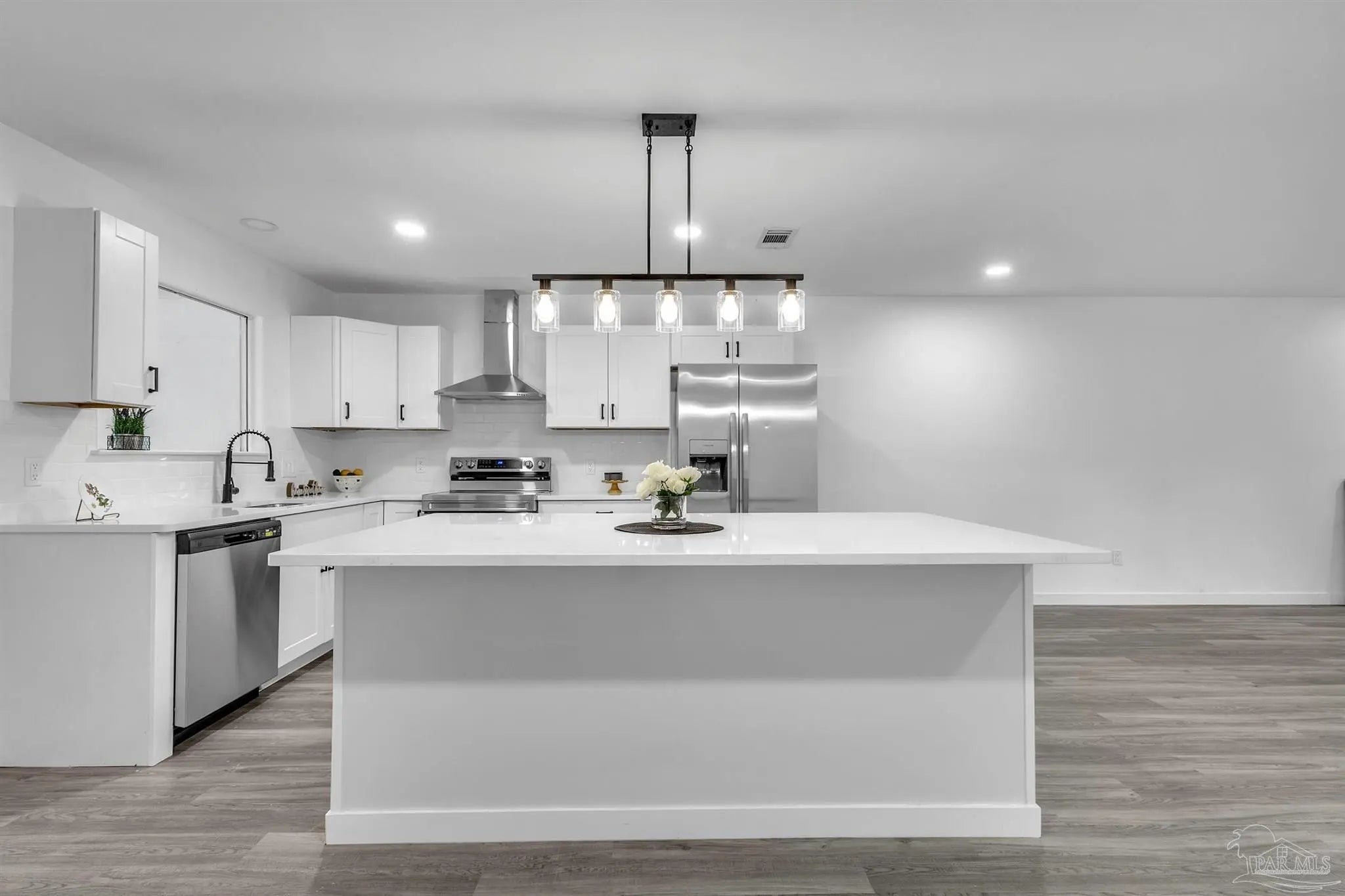 Photo of Listing #674415