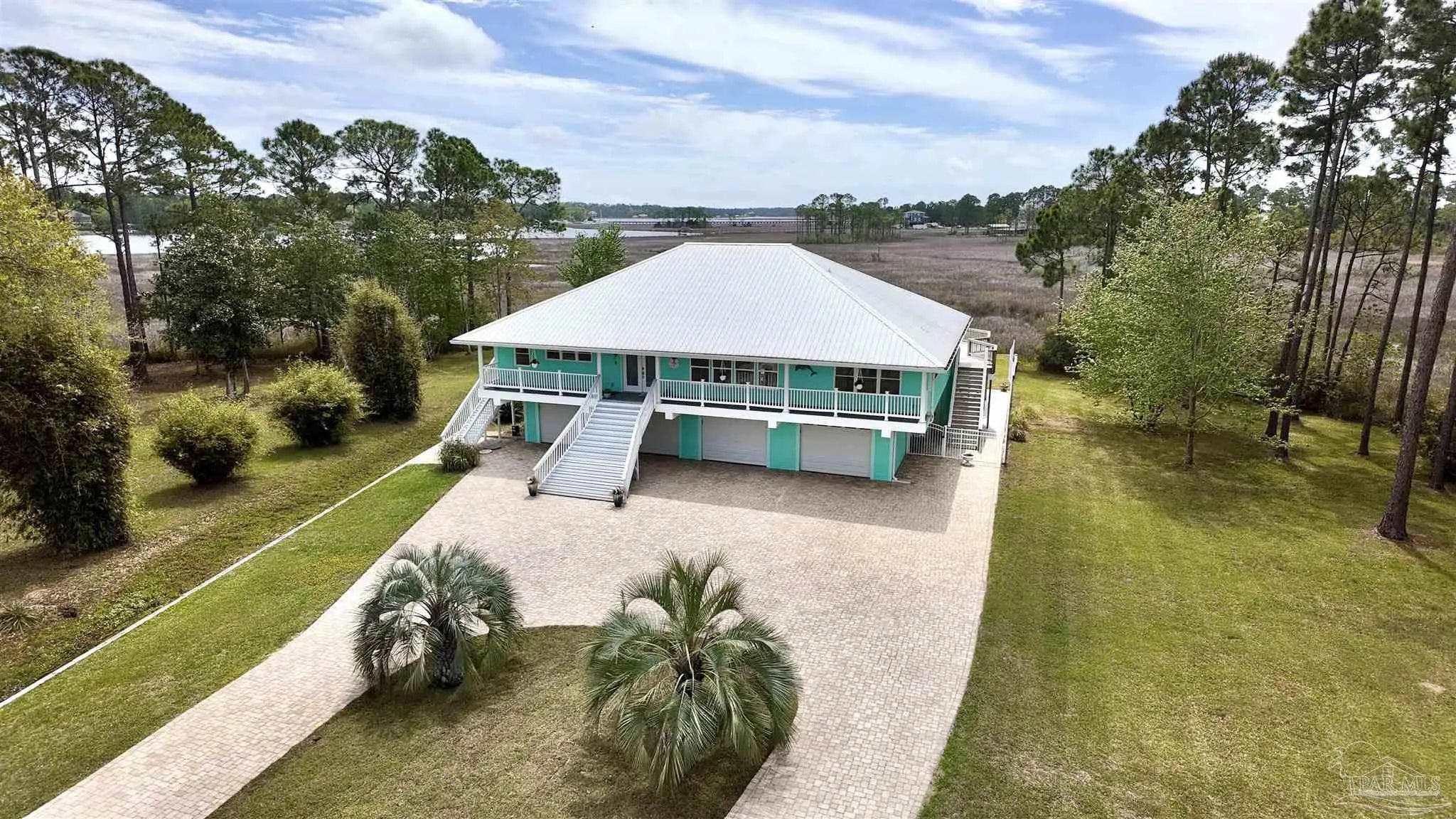 Photo of Listing #680476